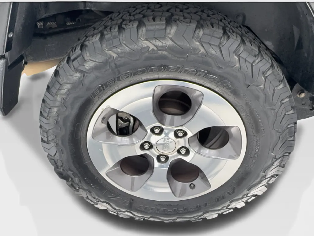 Jeep Wrangler photo 16