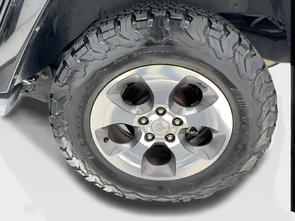 Jeep Wrangler photo 12