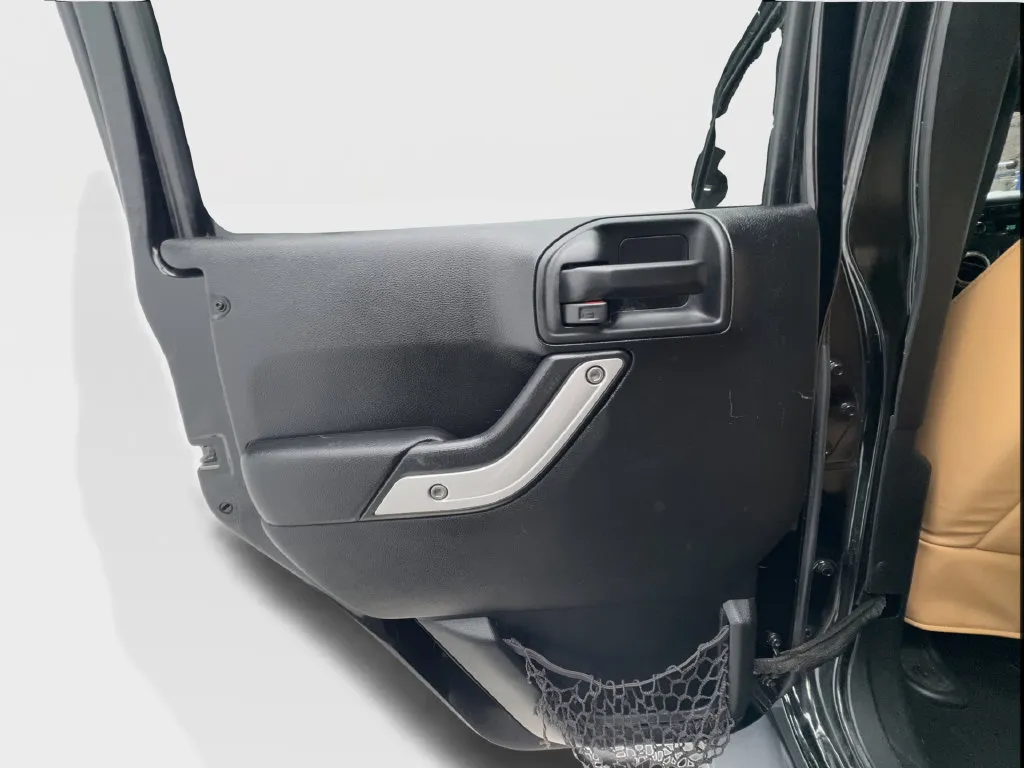 Jeep Wrangler photo 27