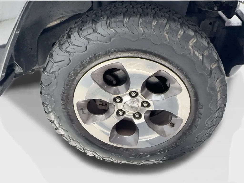 Jeep Wrangler photo 15