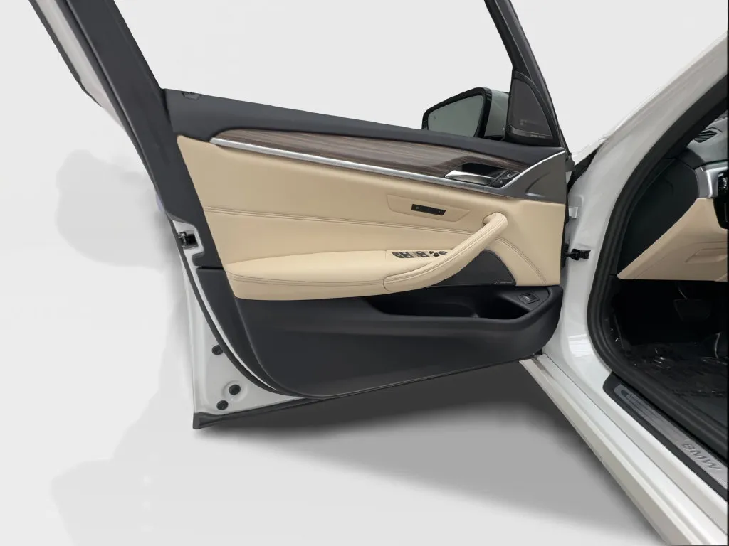 BMW 5 Series photo 22