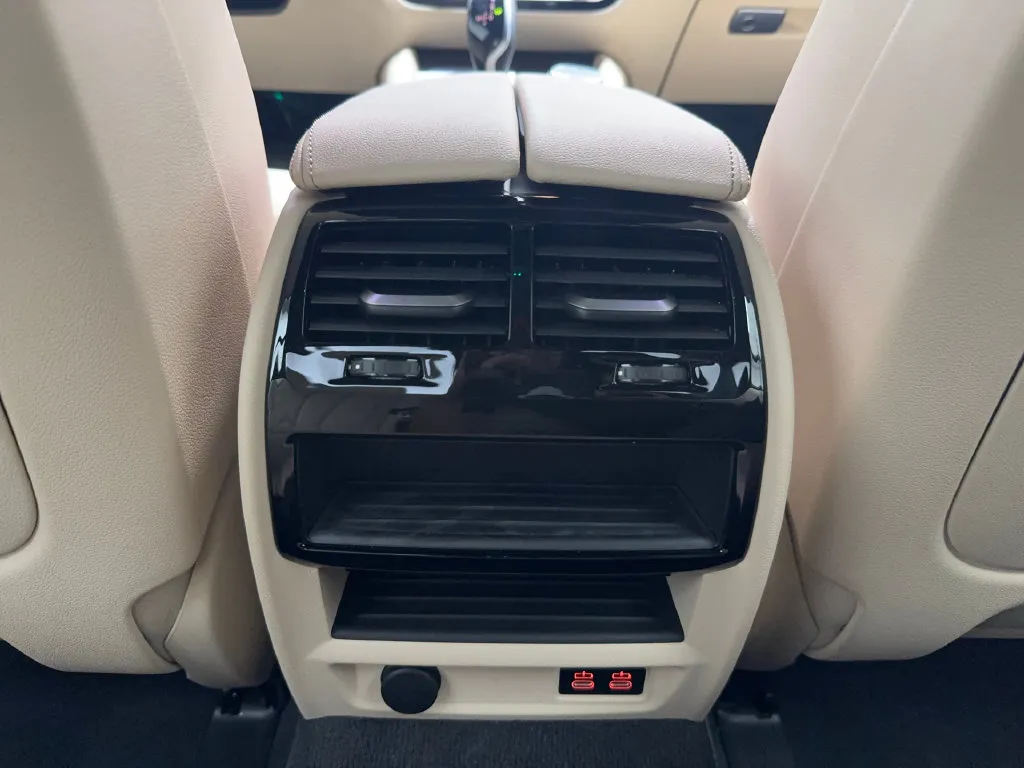 BMW 5 Series photo 34