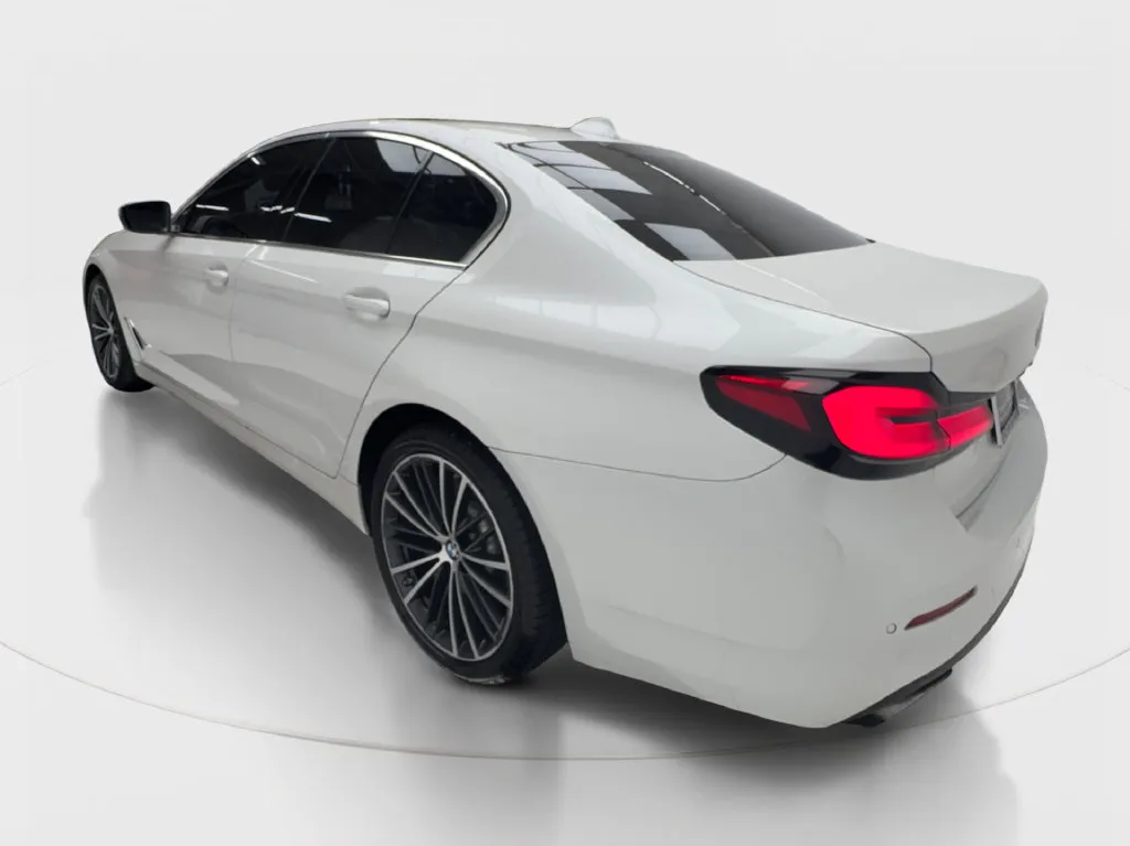 BMW 5 Series photo 10