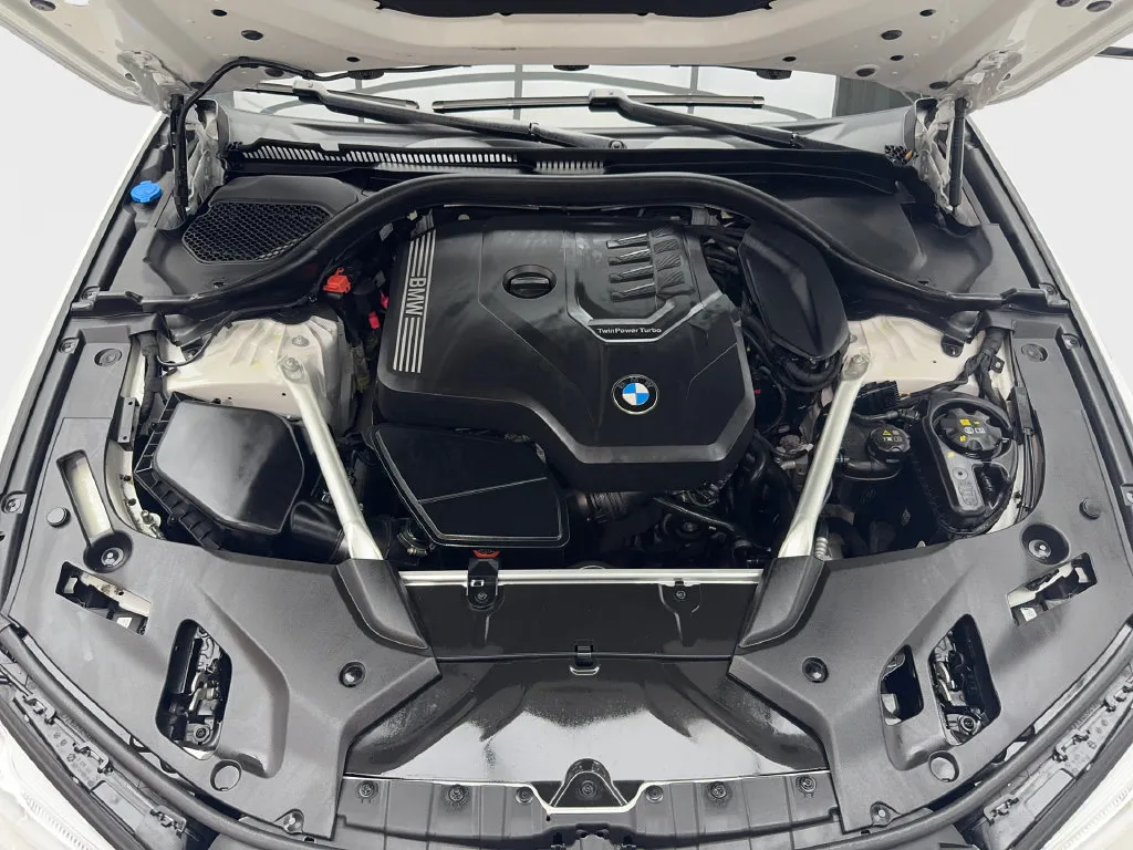 BMW 5 Series photo 19