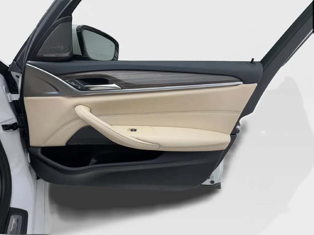 BMW 5 Series photo 33