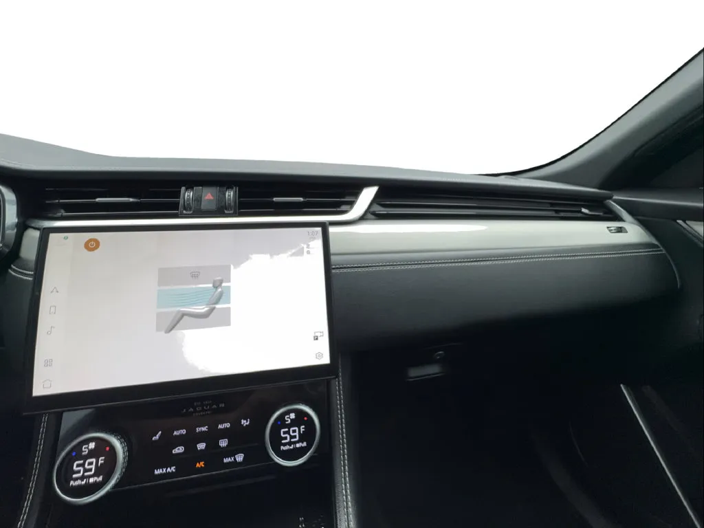 Jaguar F-PACE photo 49