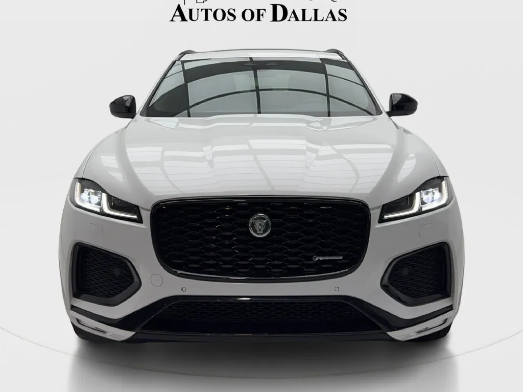 Jaguar F-PACE photo 4