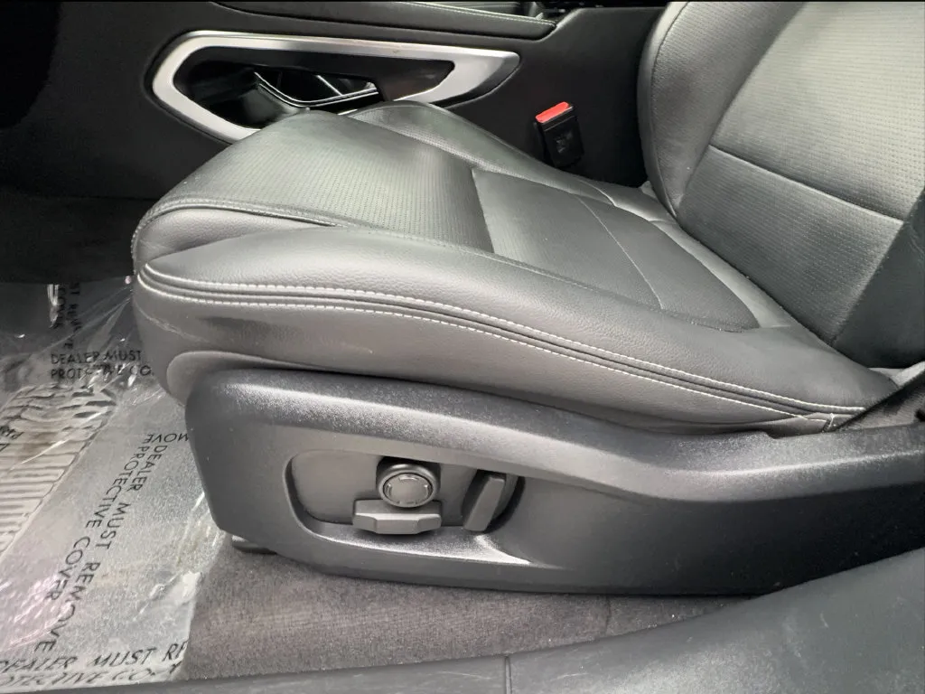 Jaguar F-PACE photo 25