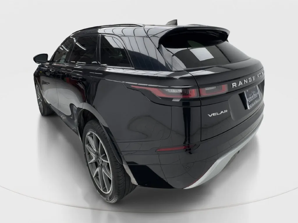 Land Rover Range Rover Velar photo 16
