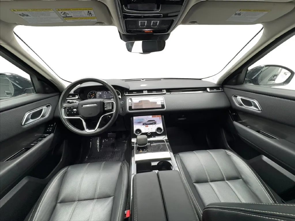 Land Rover Range Rover Velar photo 40