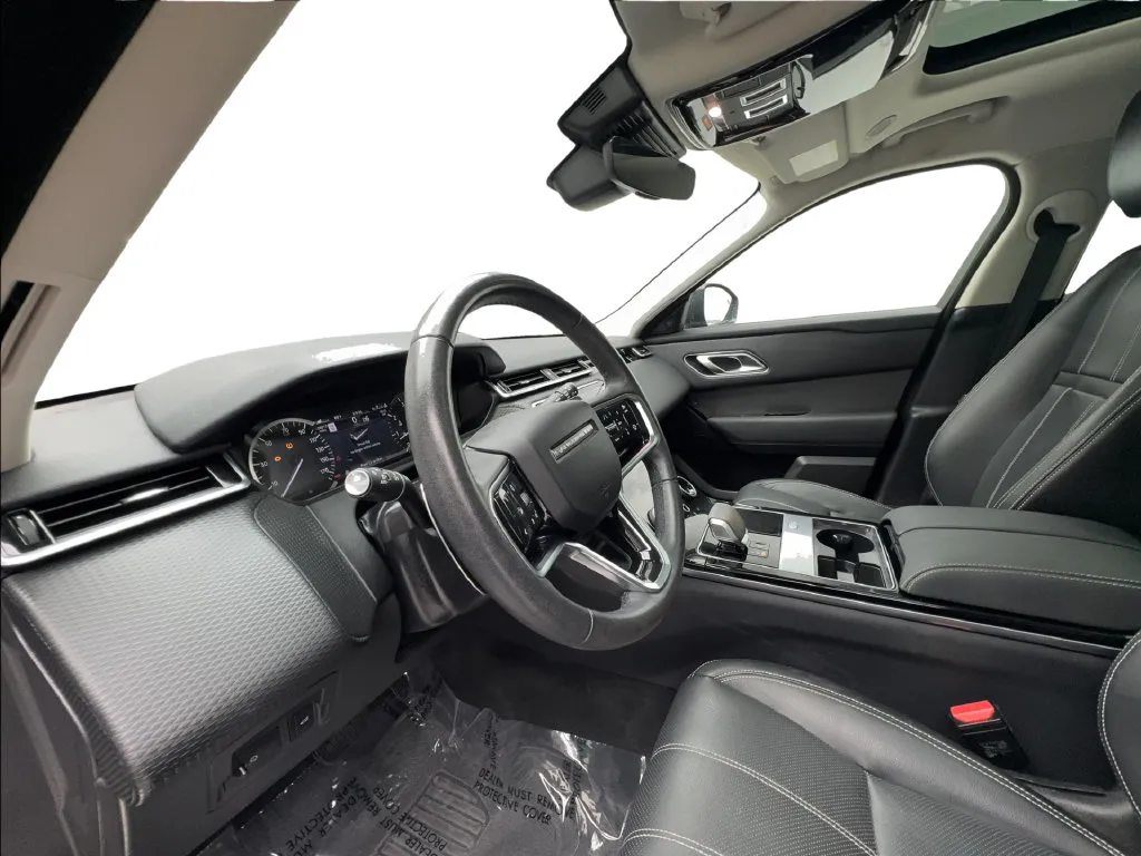 Land Rover Range Rover Velar photo 21