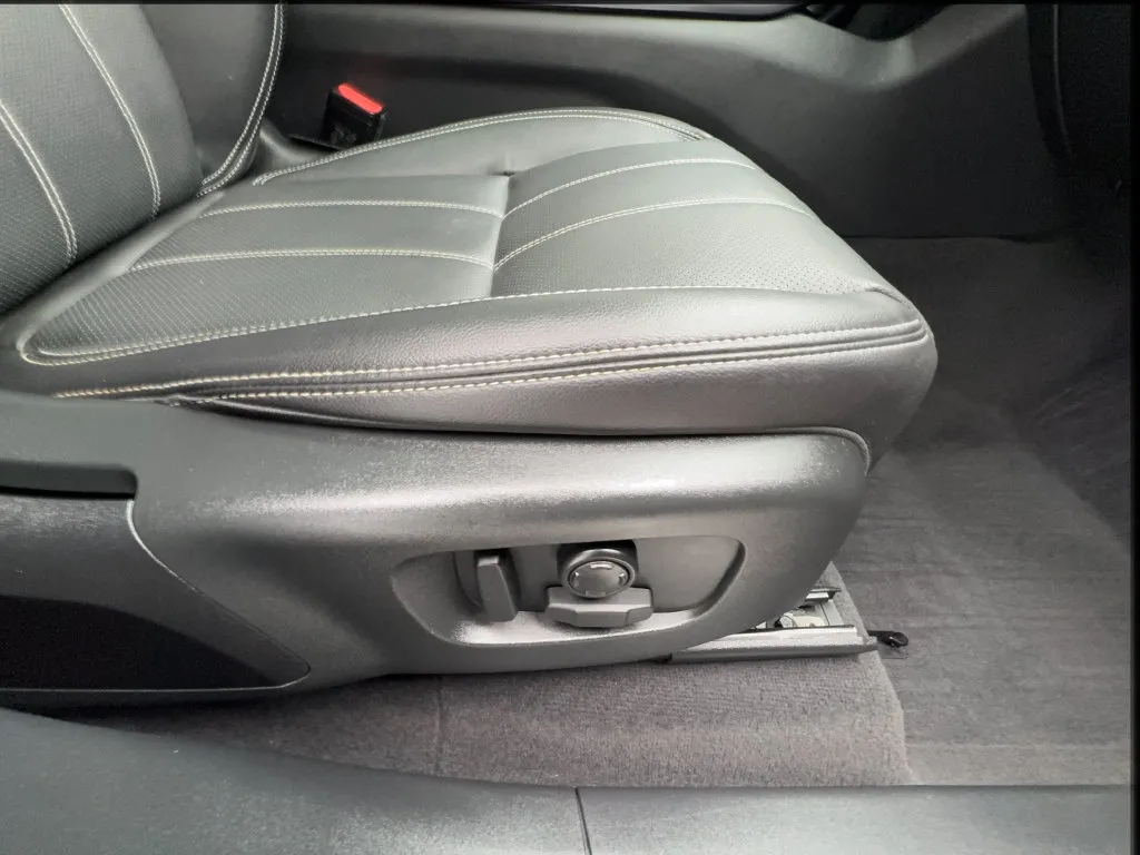 Land Rover Range Rover Velar photo 33