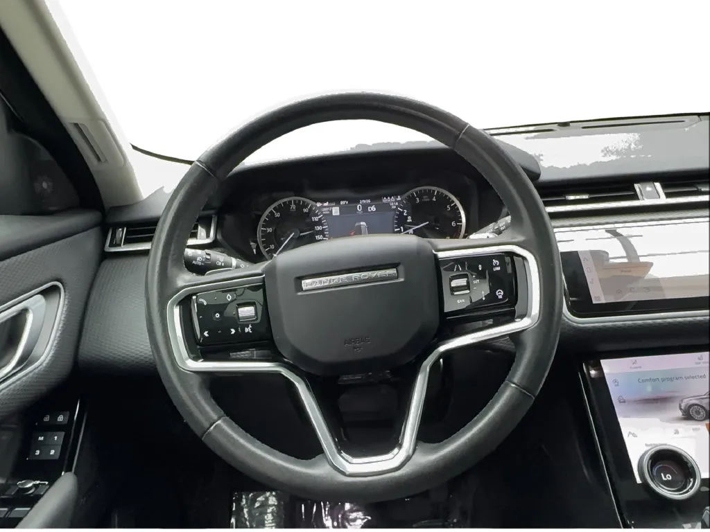 Land Rover Range Rover Velar photo 39