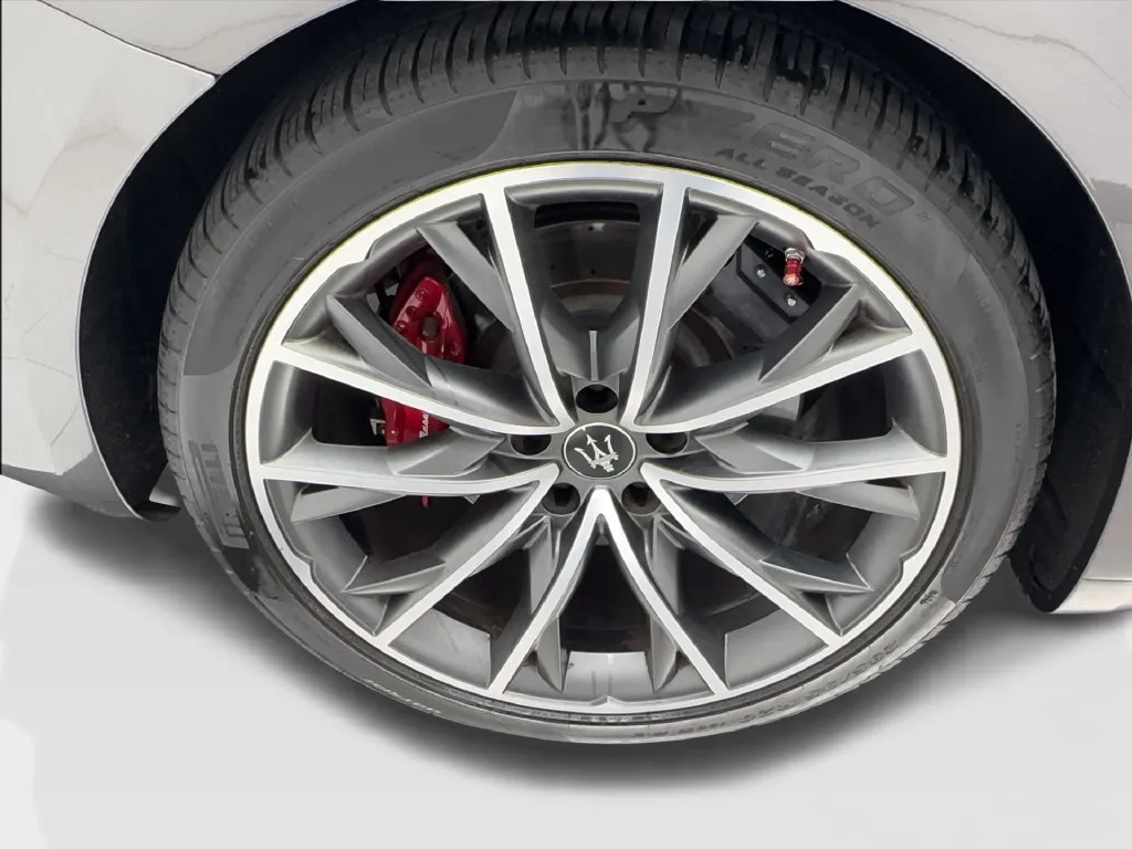 Maserati Ghibli photo 18