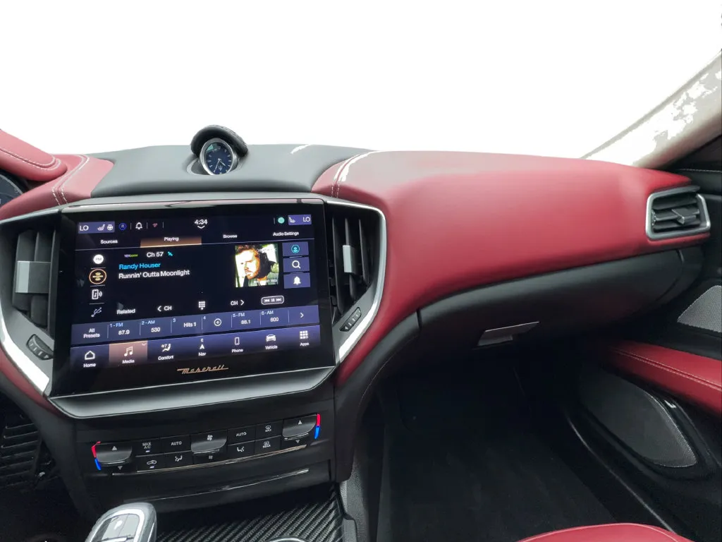 Maserati Ghibli photo 50