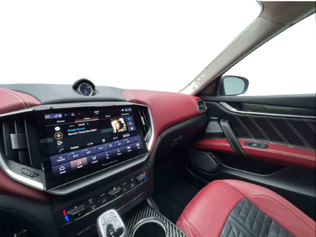 Maserati Ghibli photo 49