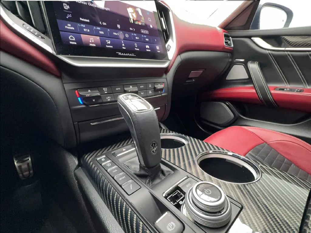 Maserati Ghibli photo 55