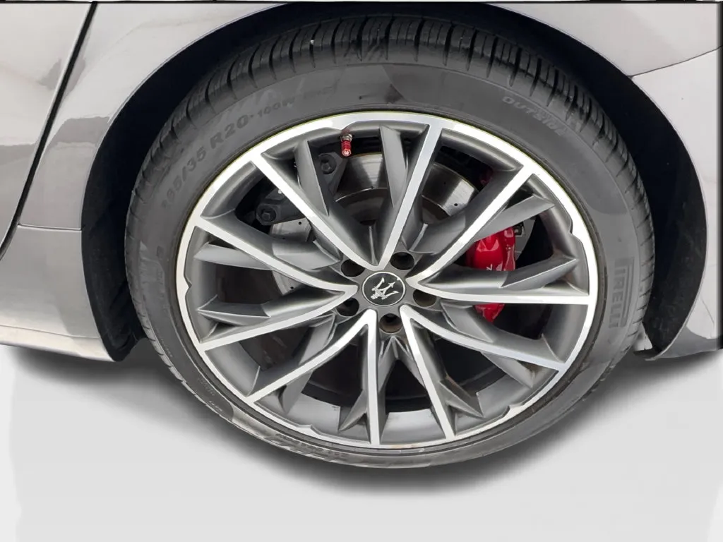 Maserati Ghibli photo 14