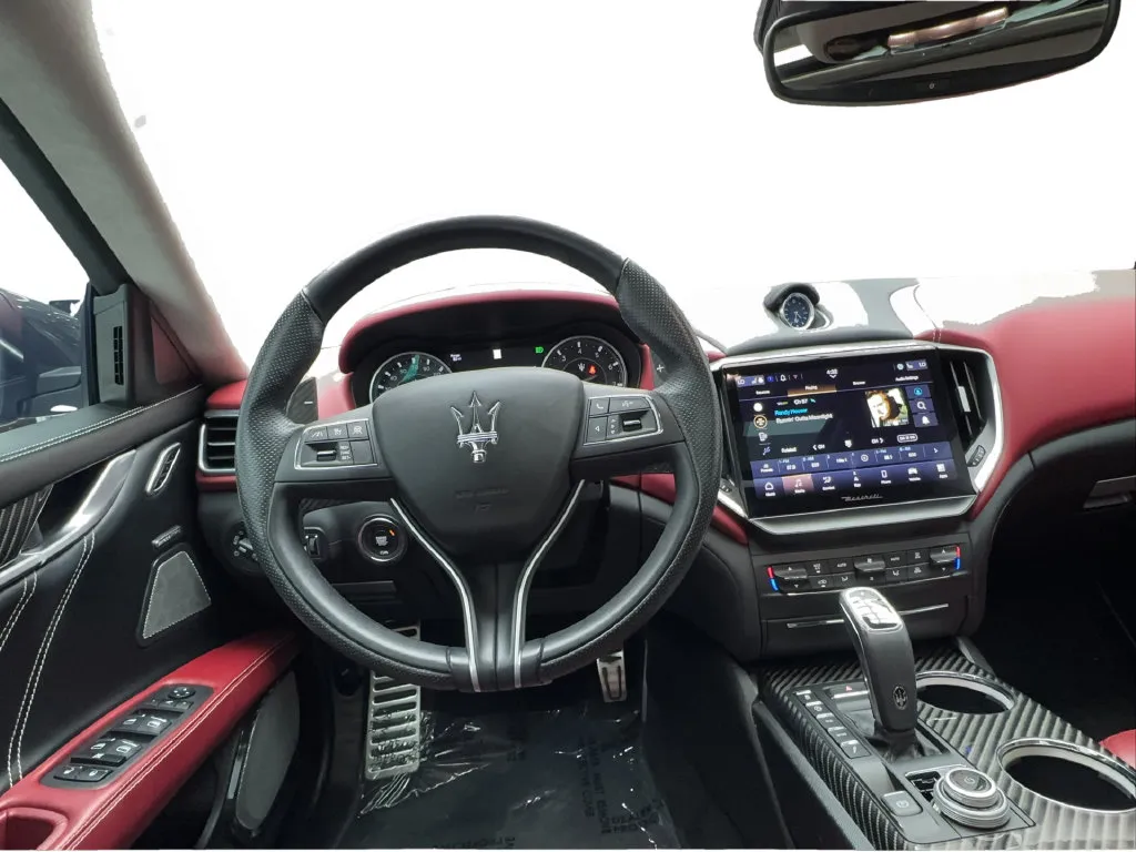 Maserati Ghibli photo 41