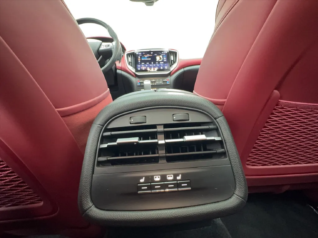 Maserati Ghibli photo 44