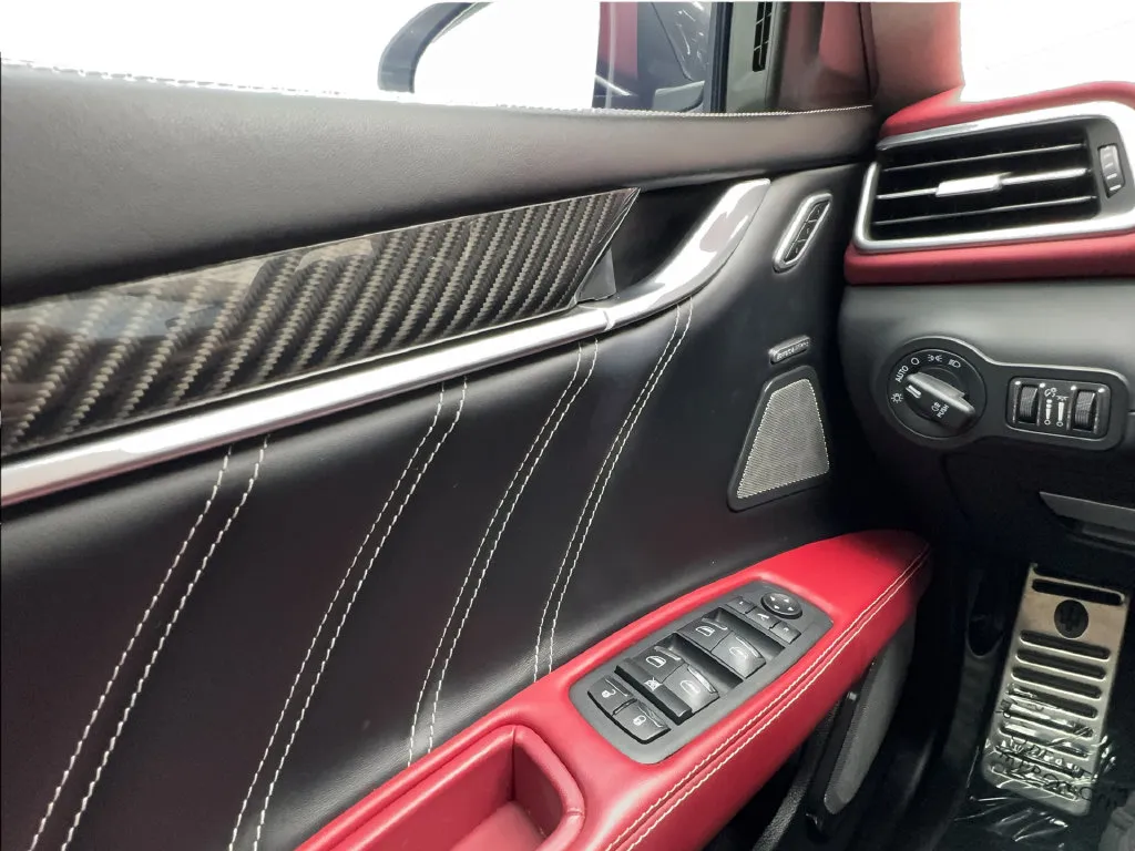 Maserati Ghibli photo 54