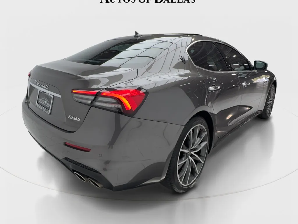 Maserati Ghibli photo 8