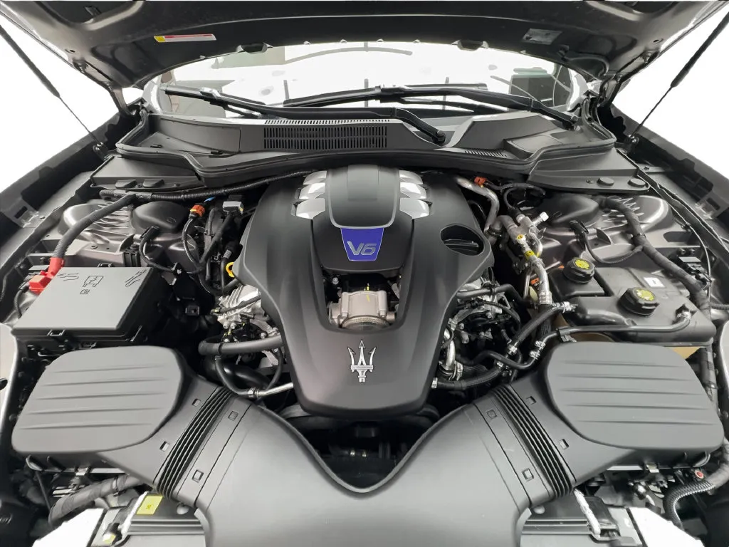 Maserati Ghibli photo 20
