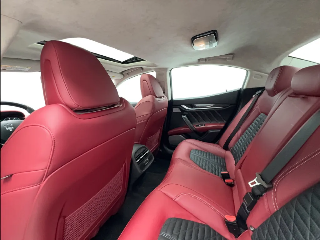 Maserati Ghibli photo 28