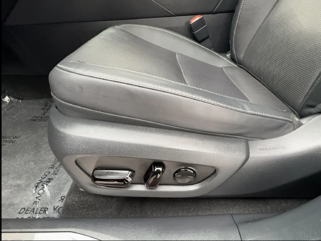 Lexus RX photo 25