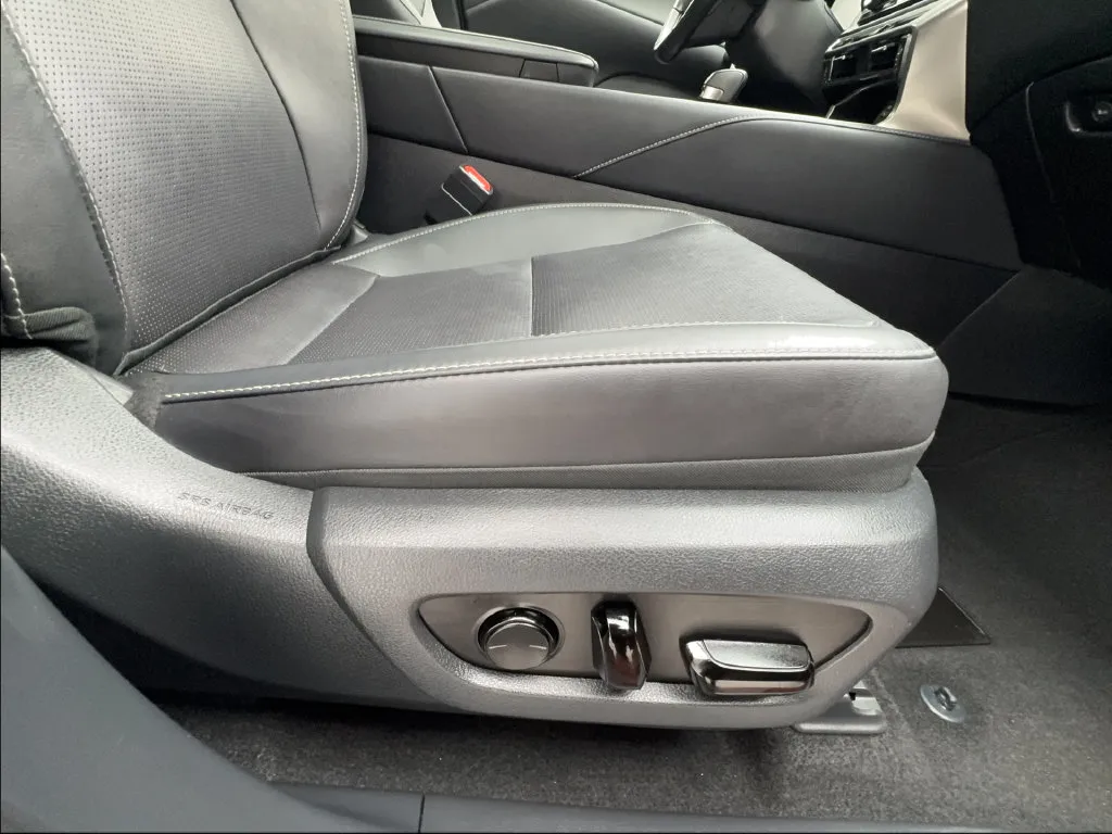 Lexus RX photo 35