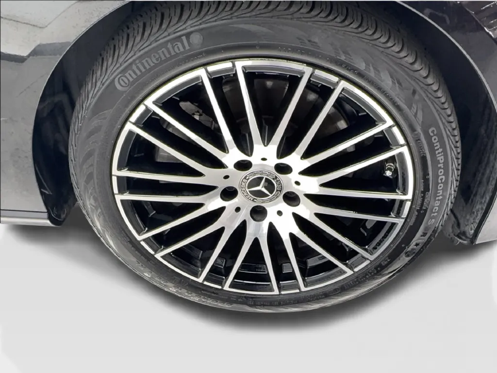 Mercedes-Benz C-Class photo 16