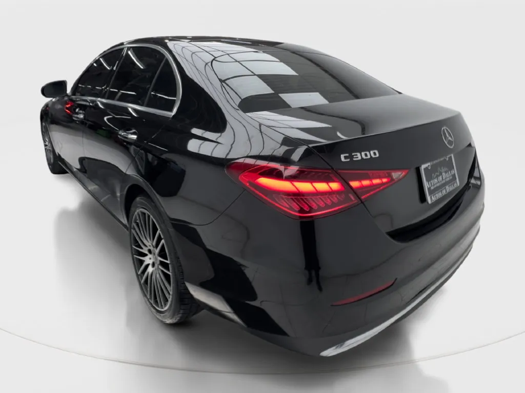 Mercedes-Benz C-Class photo 11
