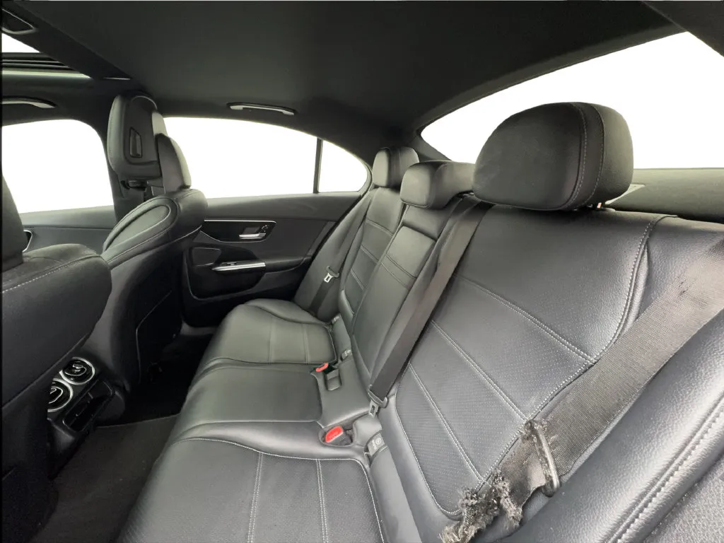 Mercedes-Benz C-Class photo 27
