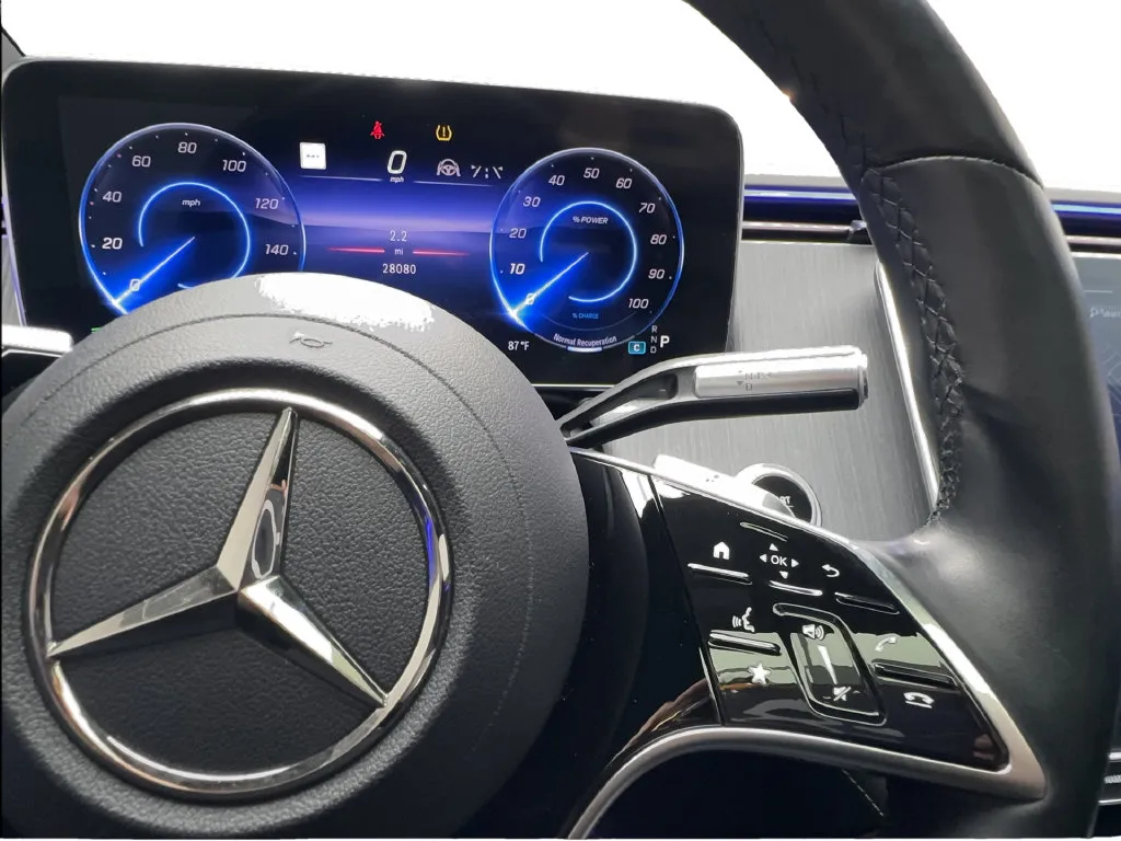 Mercedes-Benz EQS photo 46