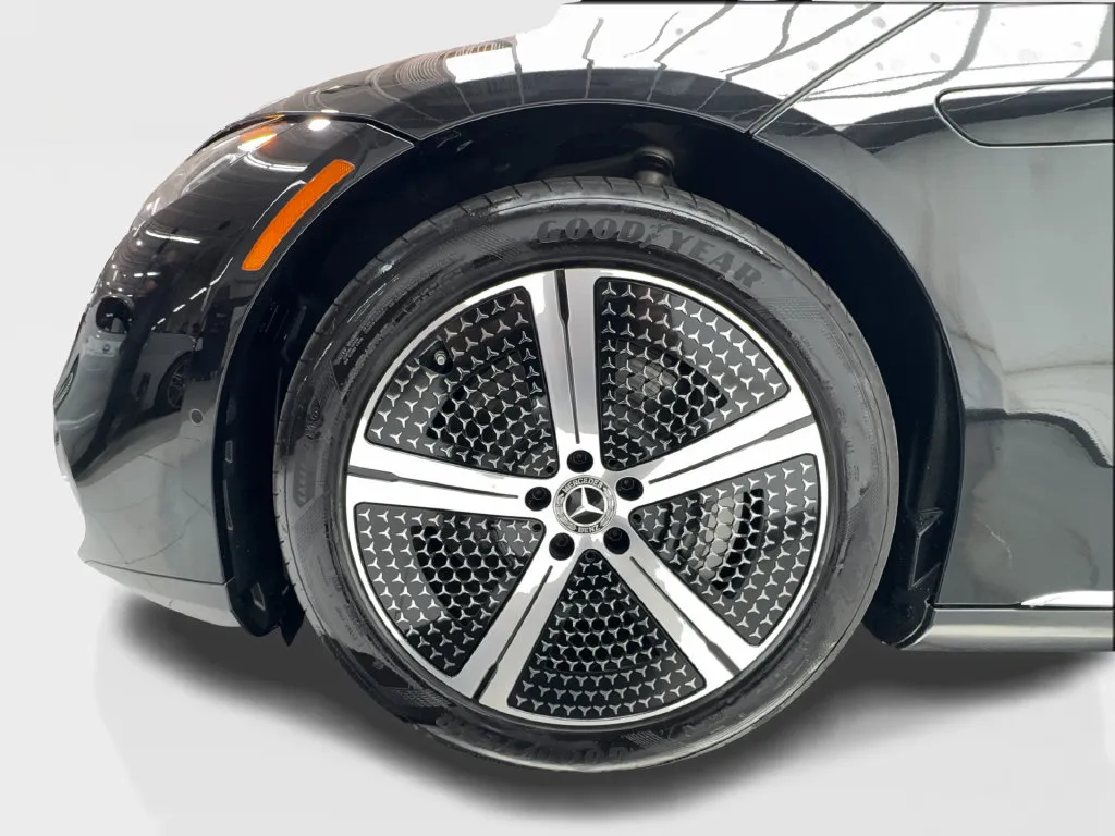 Mercedes-Benz EQS photo 12