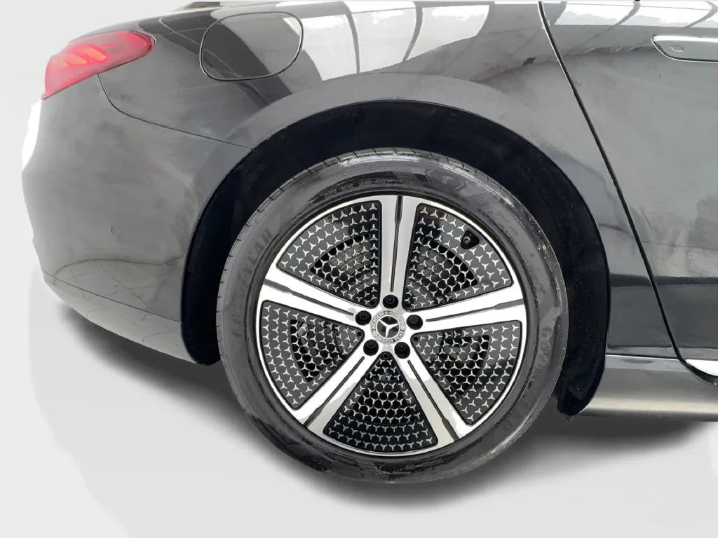 Mercedes-Benz EQS photo 15