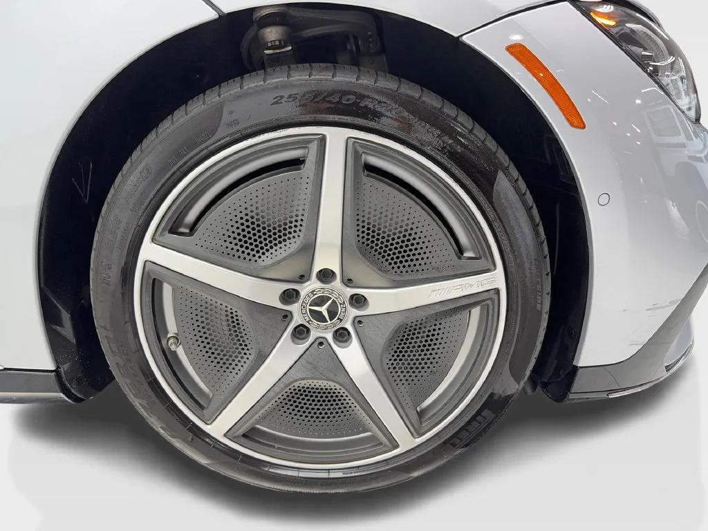Mercedes-Benz EQE photo 14