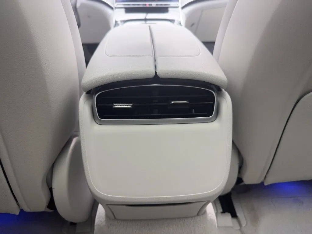 Mercedes-Benz EQE photo 29