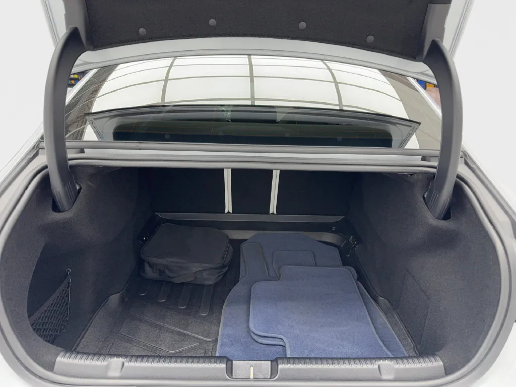 Mercedes-Benz EQE photo 18