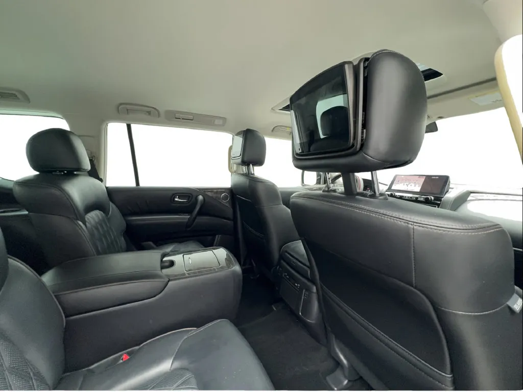 Nissan Armada photo 32