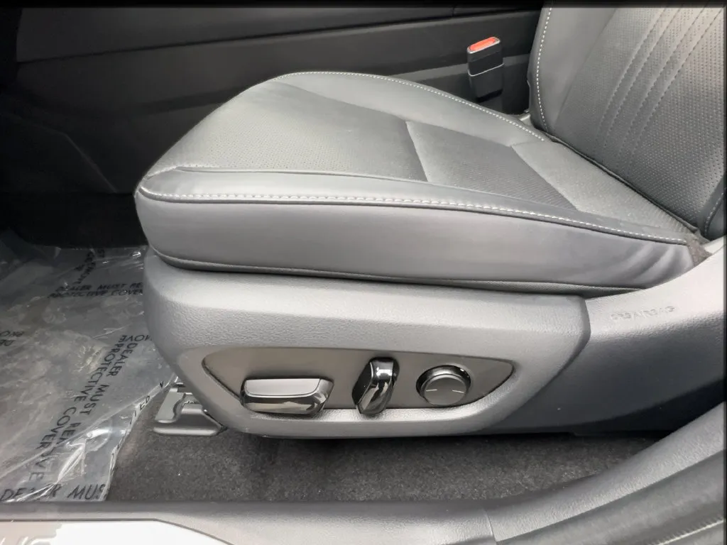 Lexus NX photo 25