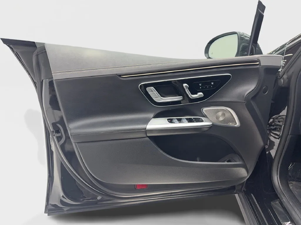 Mercedes-Benz EQE photo 21