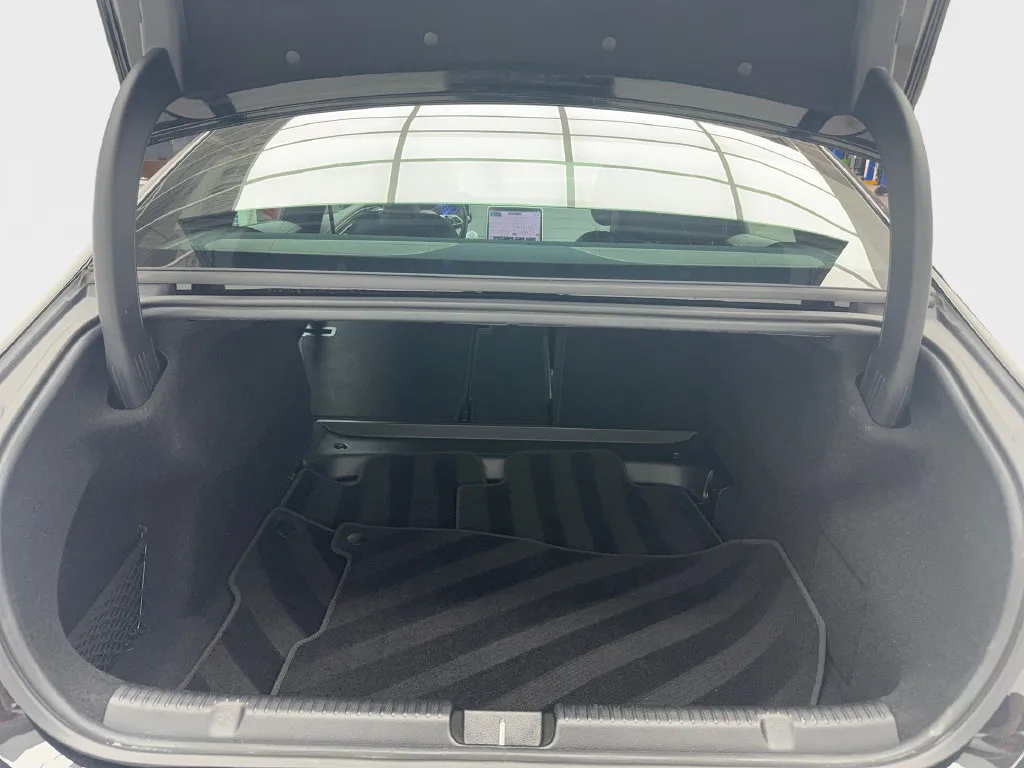 Mercedes-Benz EQE photo 16