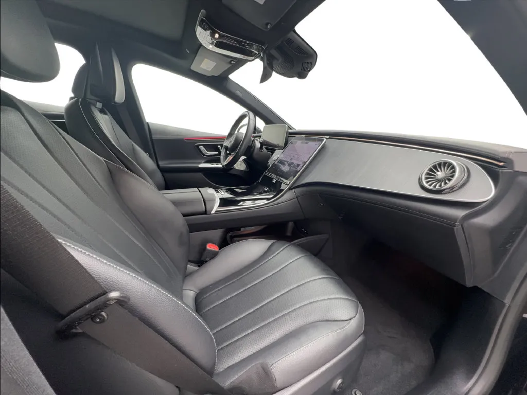 Mercedes-Benz EQE photo 29