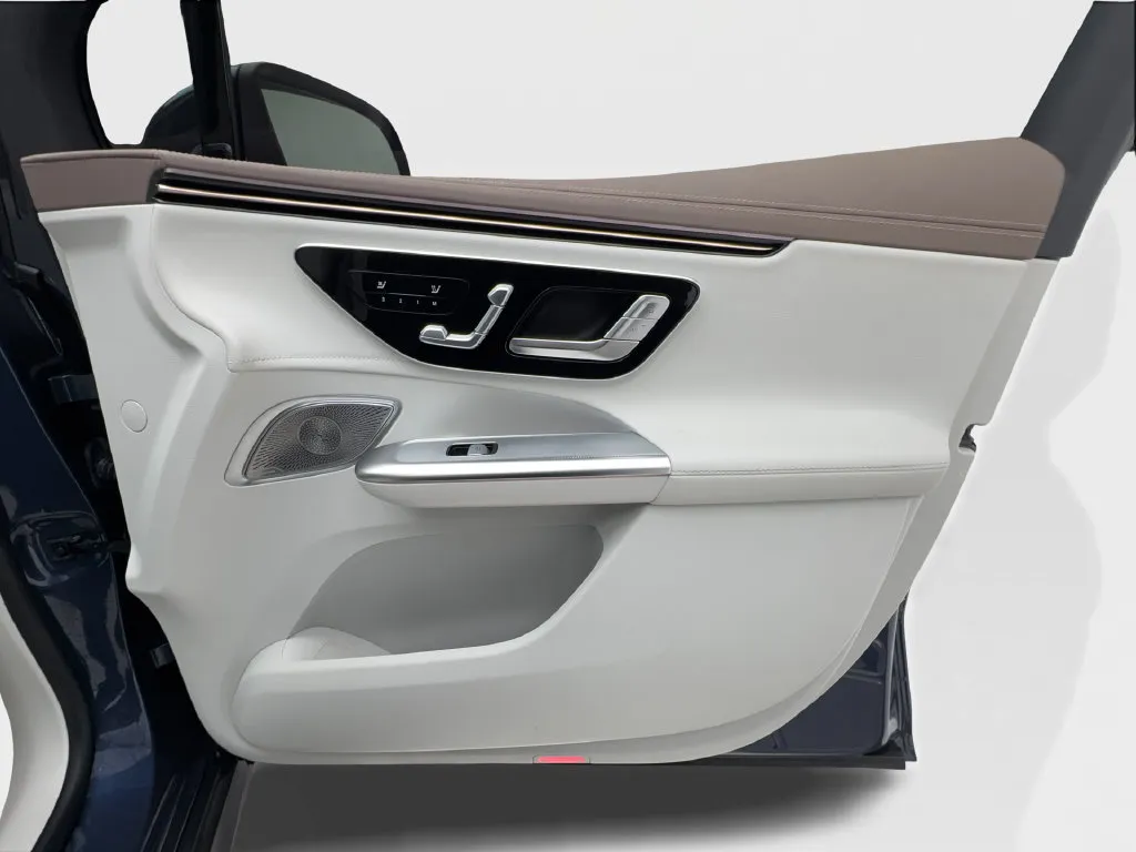 Mercedes-Benz EQE photo 34