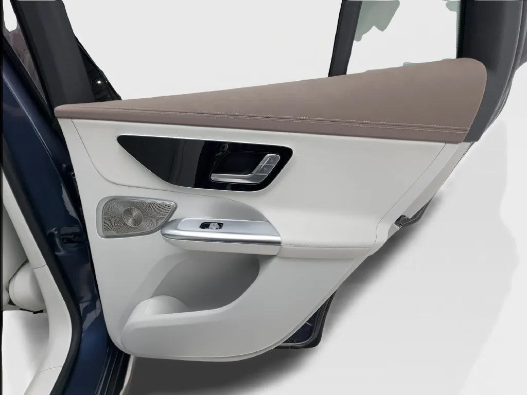 Mercedes-Benz EQE photo 30
