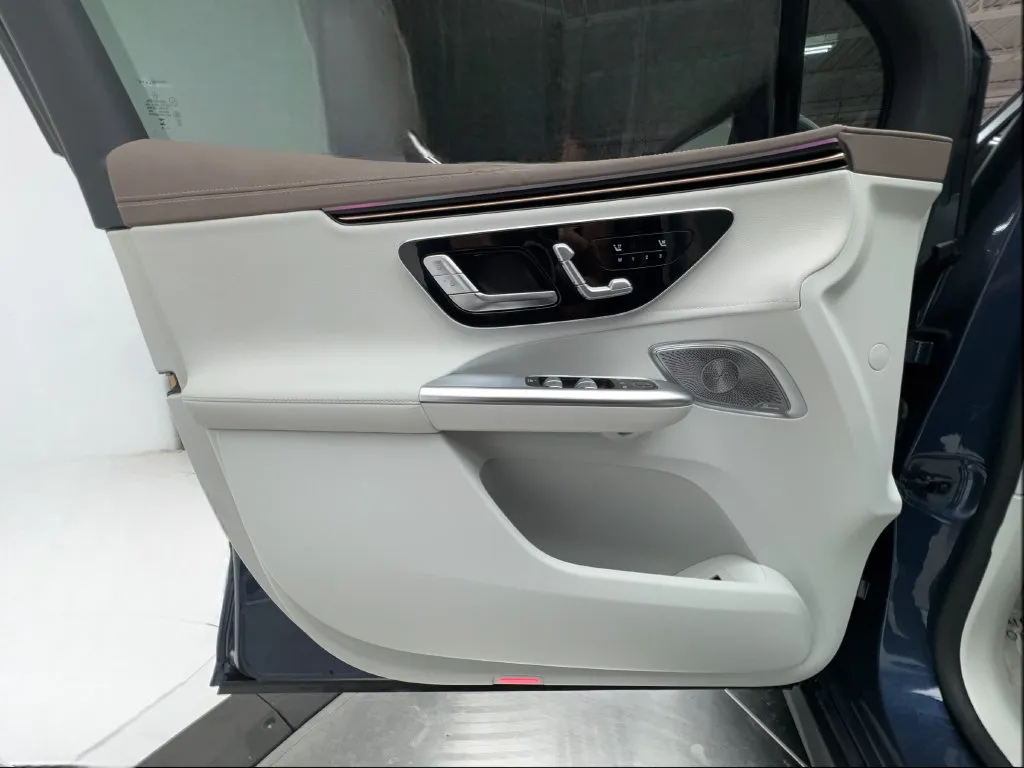 Mercedes-Benz EQE photo 23