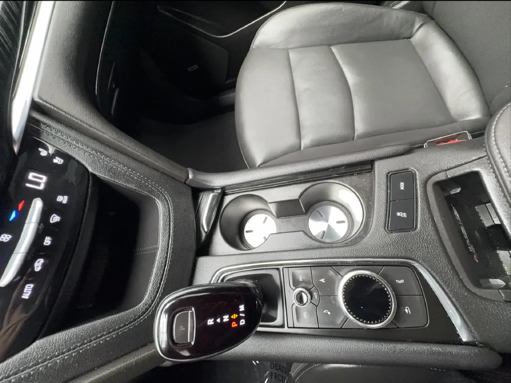 Cadillac XT6 photo 55