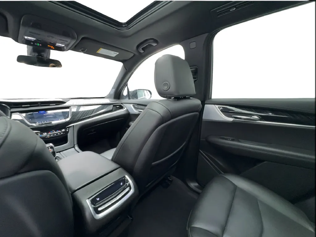 Cadillac XT6 photo 46