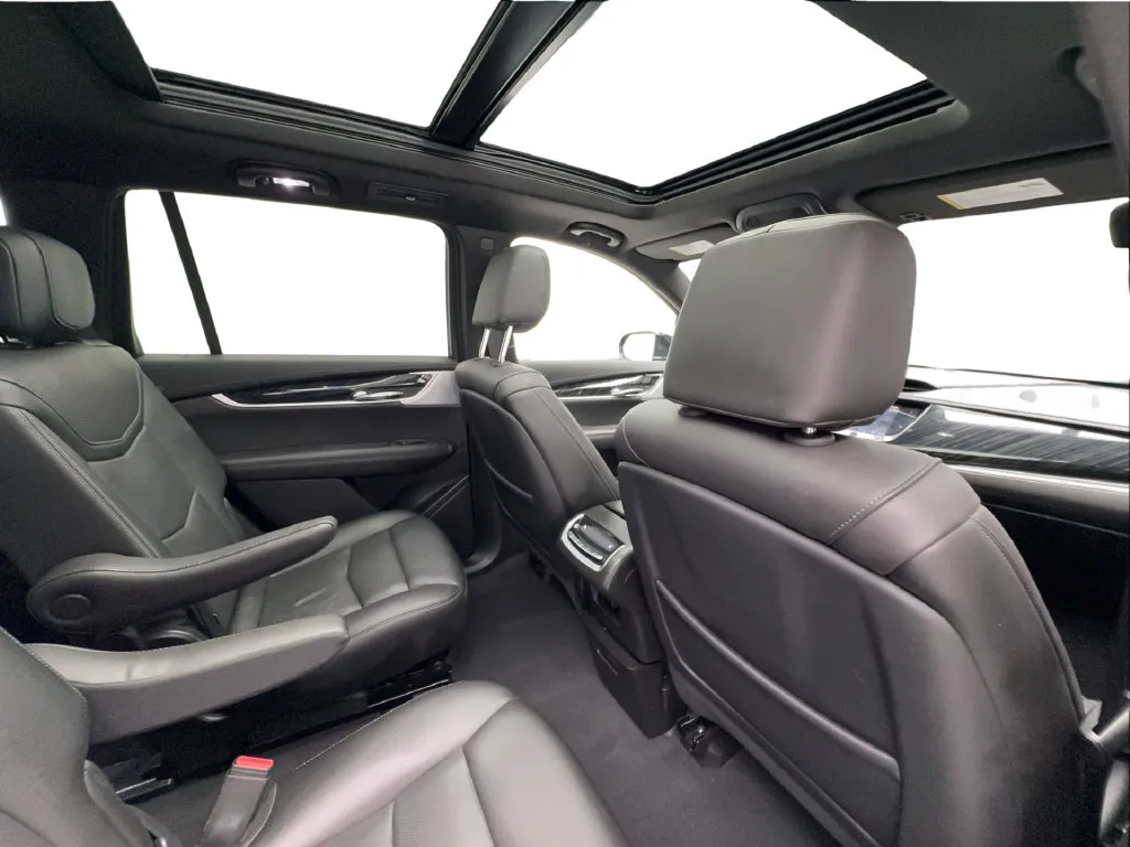 Cadillac XT6 photo 32